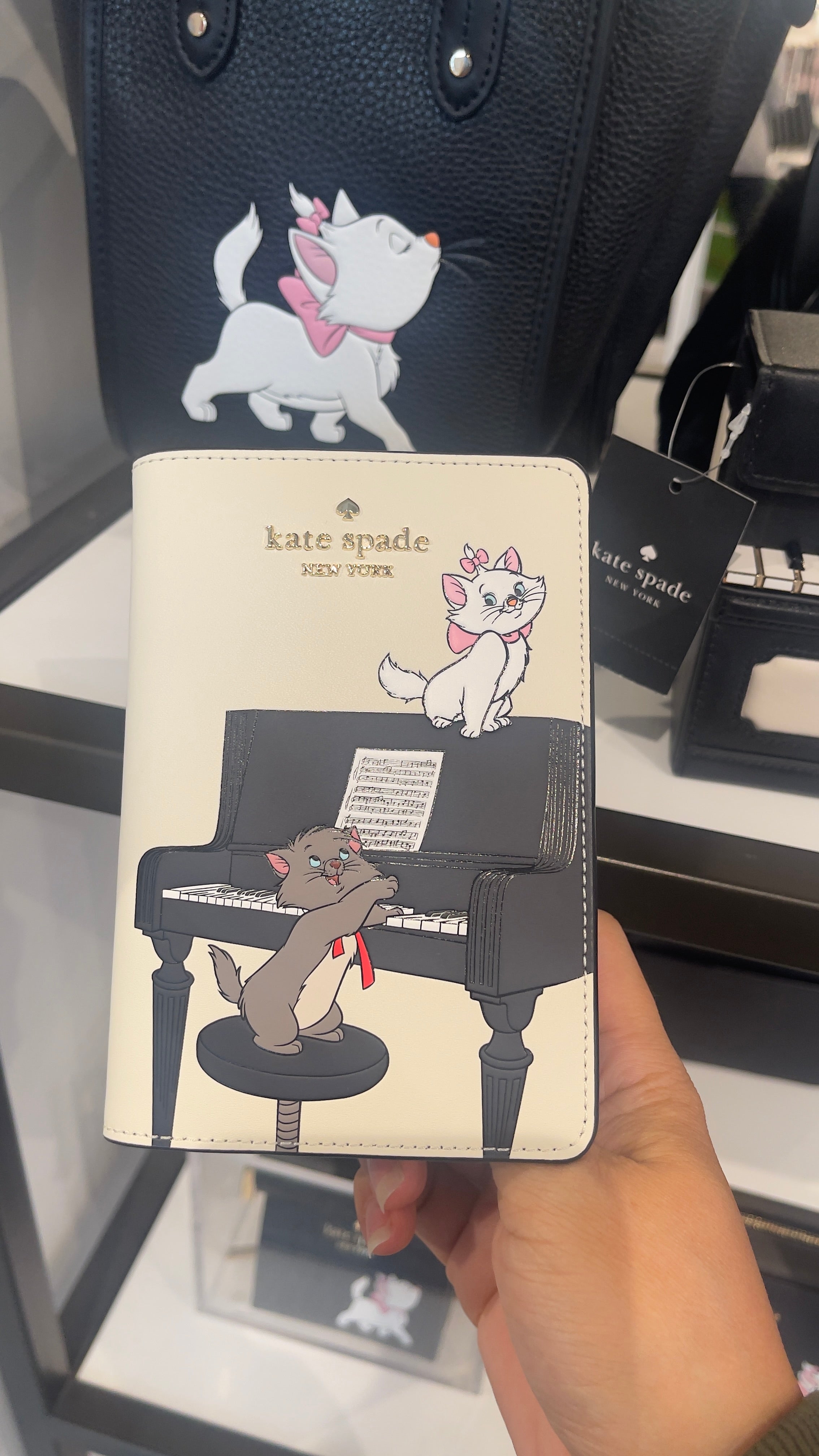 Disney x Kate Spade New York passport holder - Main Image