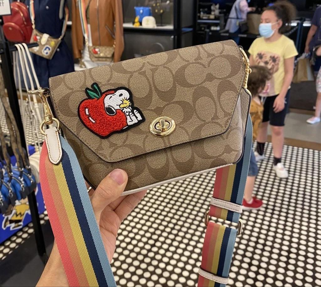 Karlee crossbody in signature canvas Outlet