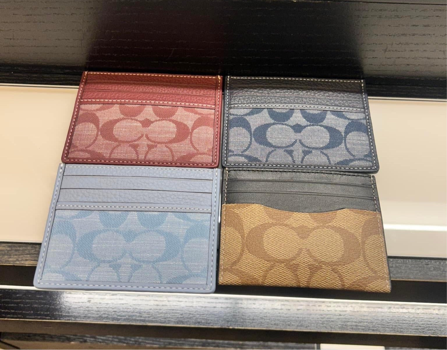 [READY STOCK] COACH Slim ID Card Case With Puffy Diamond Quilting