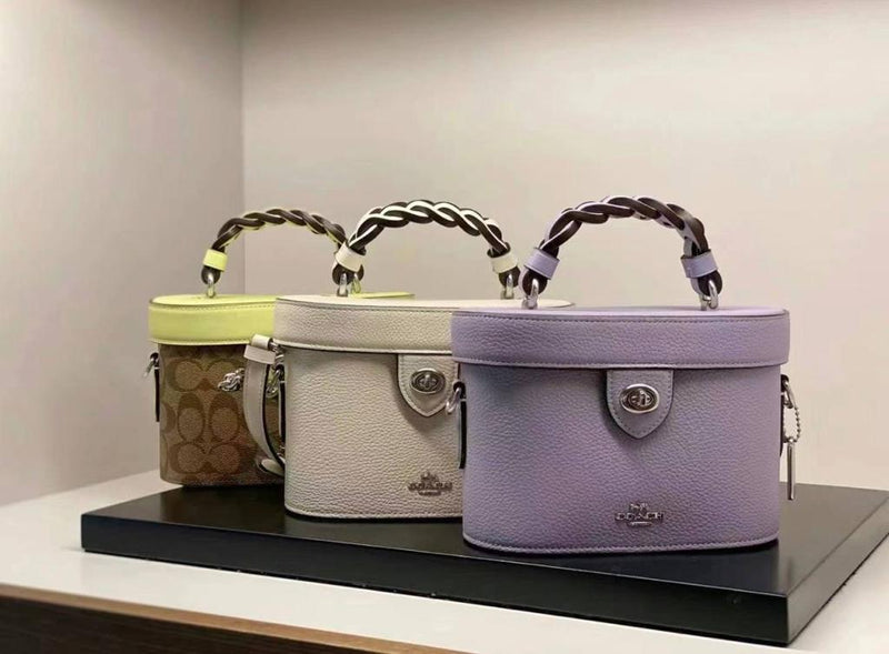 COACH KAY CROSSBODY IN SIGNATURE CANVAS - Main Image