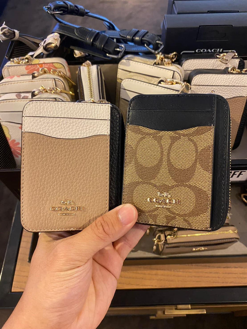 Coach Outlet Multifunction Card Case