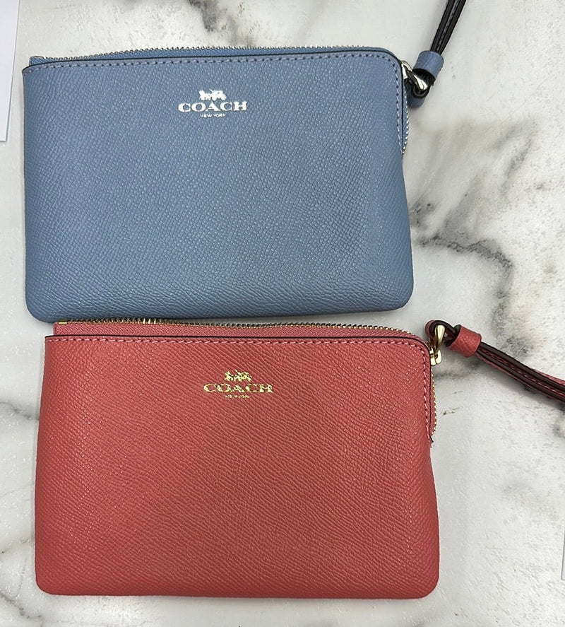 清Coach Corner Zip Wristlet