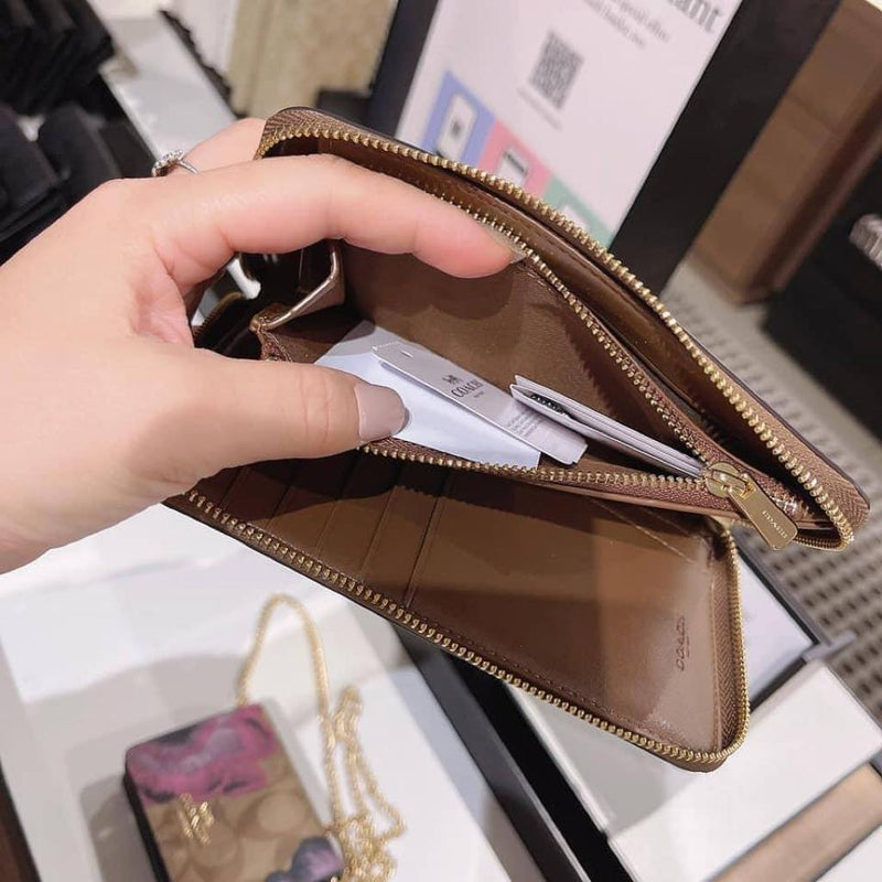 COACH MEDIUM ID ZIP AROUND WALLET