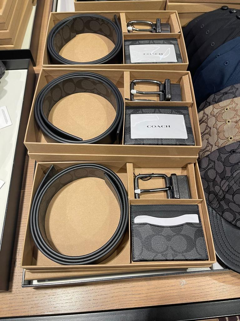 COACH Boxed Card Case And Belt Gift Set