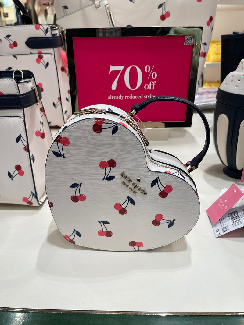 The Best Kate Spade Valentine's Day Deals: Shop Handbags, Pajamas, Jewelry  and More Gifts | Entertainment Tonight