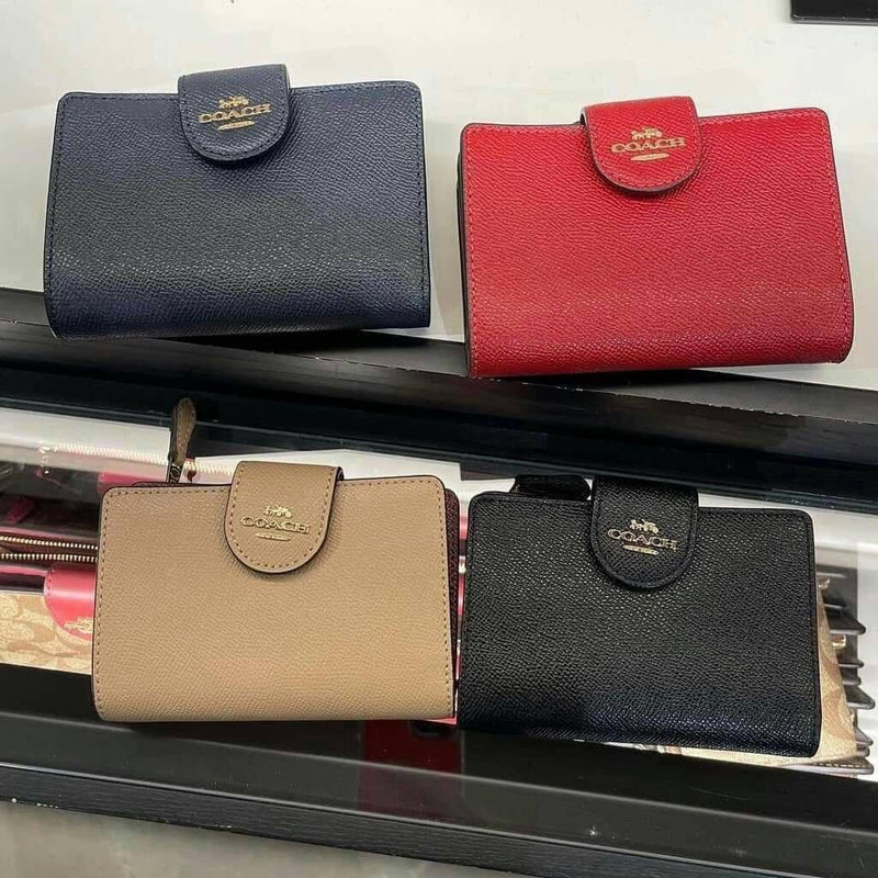 COACH MEDIUM CORNER ZIP WALLET